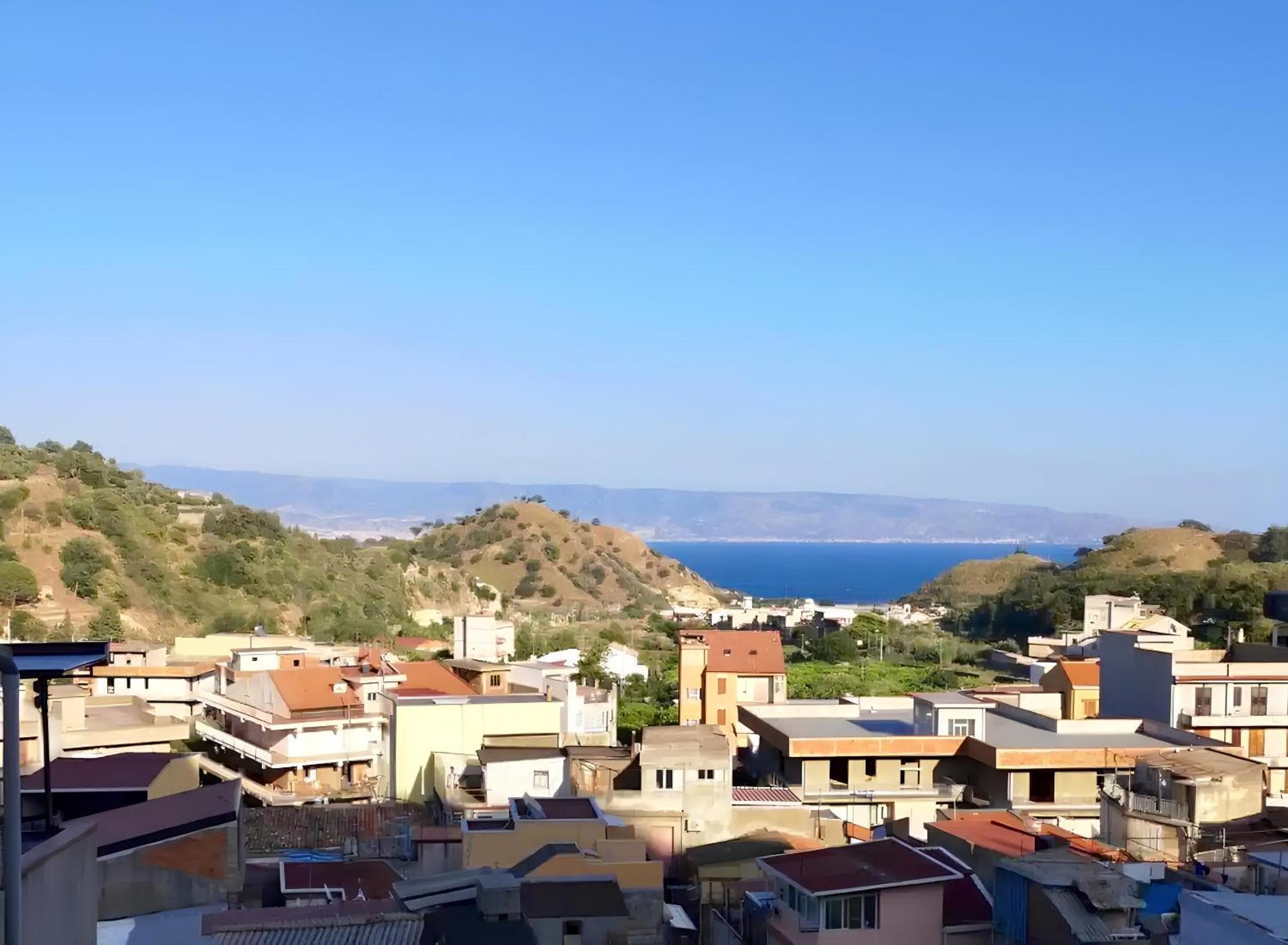 Apartamento Fra Mare E Collina Nella Quiete Del Borgo Mesina Exterior foto